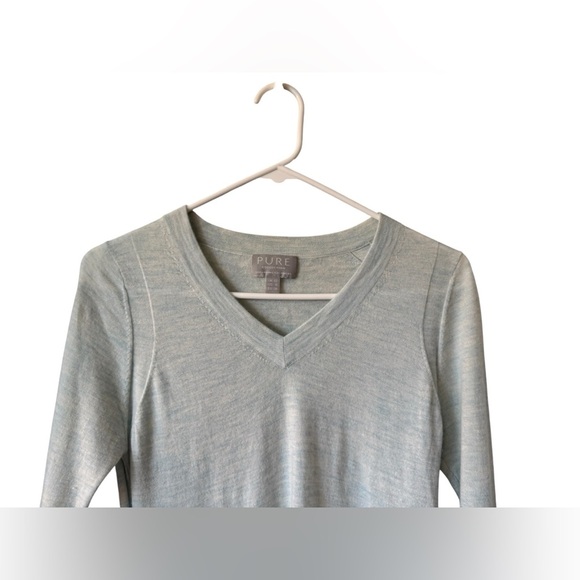 Pure Collection Cashmere V-Neck Sweater in Heather Dove Gray Size 6 - Picture 9 of 14
